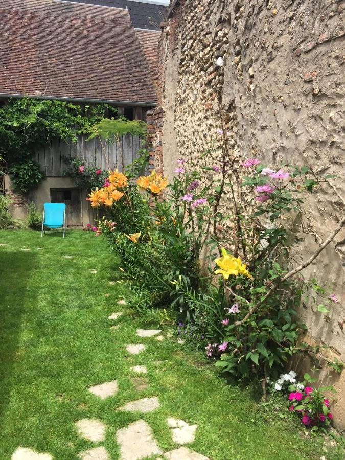 Villa L Annonce N Est Pas D Actualite Ne Pas Prendre De Reservation Saint-Fargeau  Exterior foto
